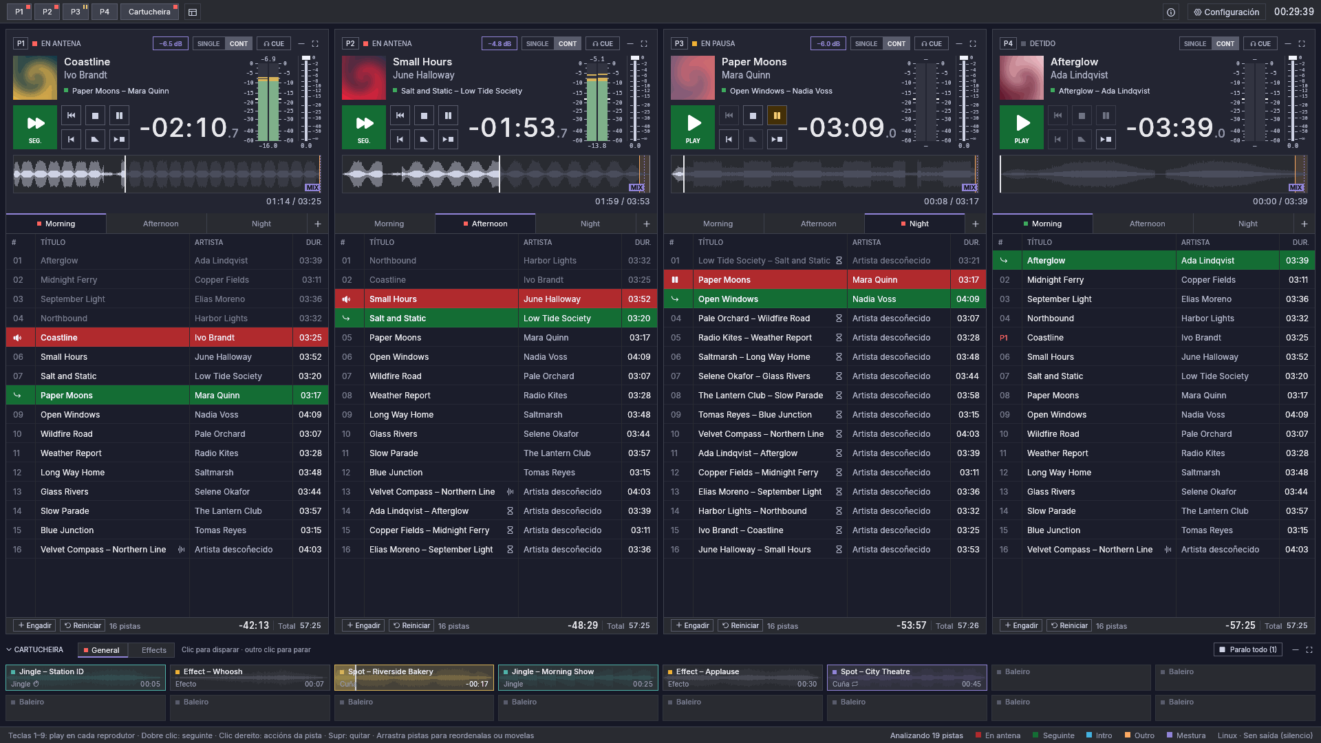 A pantalla principal de Fauste Player: catro reprodutores con formas de onda e listas, e a cartucheira.